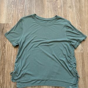 Lululemon T-Shirt